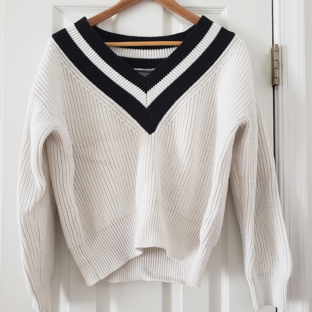 CodexMode white black sweater